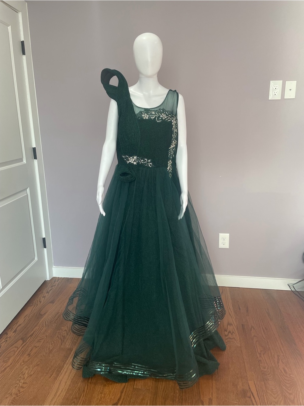 Elegant Dark Green Girls' Tulle Party Dress with Embellishment